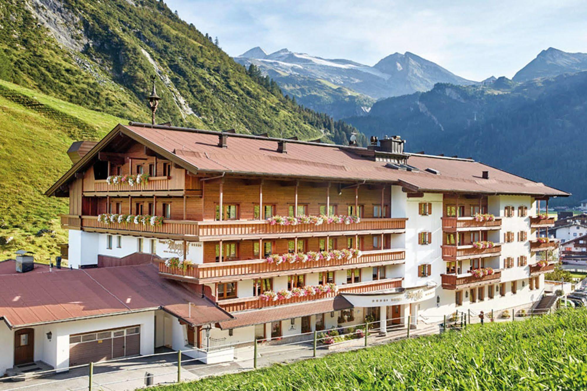 Hotel Alpenhof Тукс Екстериор снимка