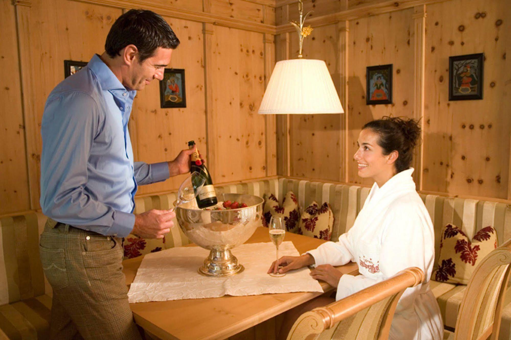 Hotel Alpenhof Тукс Екстериор снимка